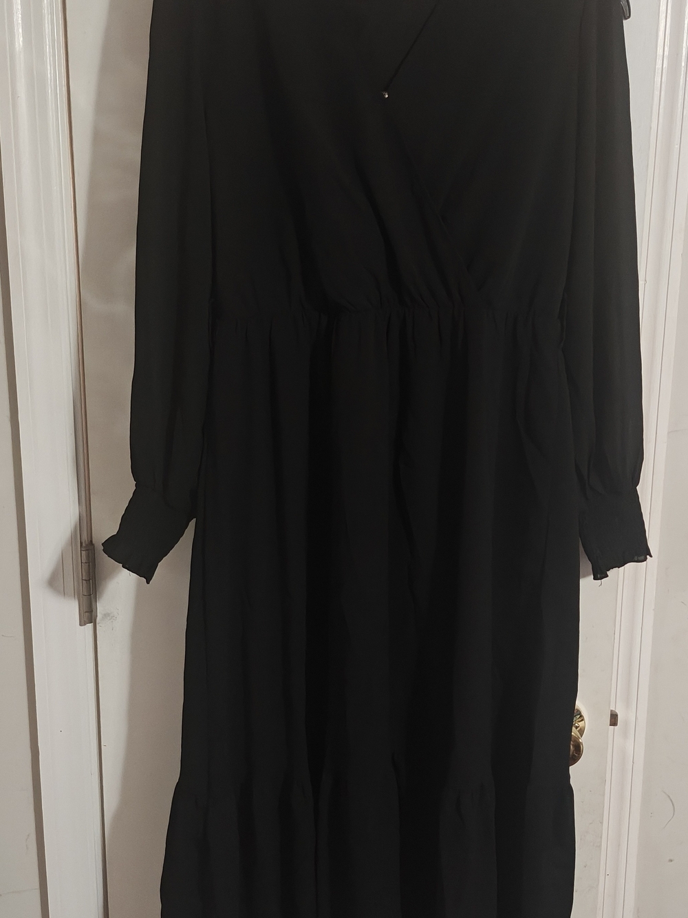 Elegant Black Maxi Dress with Long Sleeves